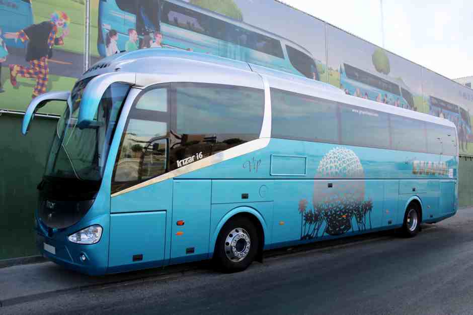 Los beneficios de contratar autobuses del Grupo Chapín en los parques empresariales o polígonos industriales