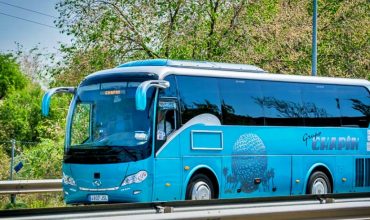 Más beneficios a tus empleados ofreciéndole transporte de empresa