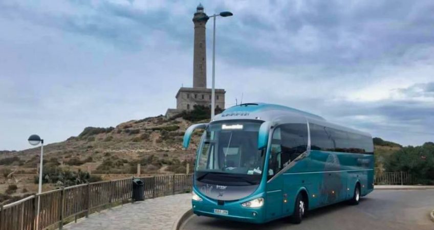 Viajamos al cabo de Palos con el autobús del Grupo Chapín. El cabo de Palos es uno de los cabos más recomendados para visitar en el Mediterráneo, da nombre a una población que se encuentra en el municipio de Cartagena en la región de Murcia.