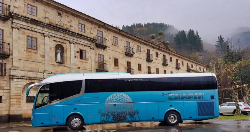 Viajamos a Corias con el autobús del Grupo Chapín